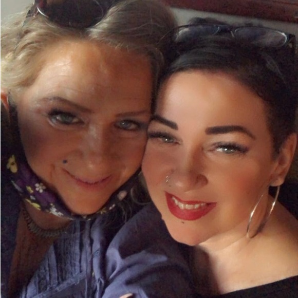 Meet your Posher, Naomi - Picture 5 of 6